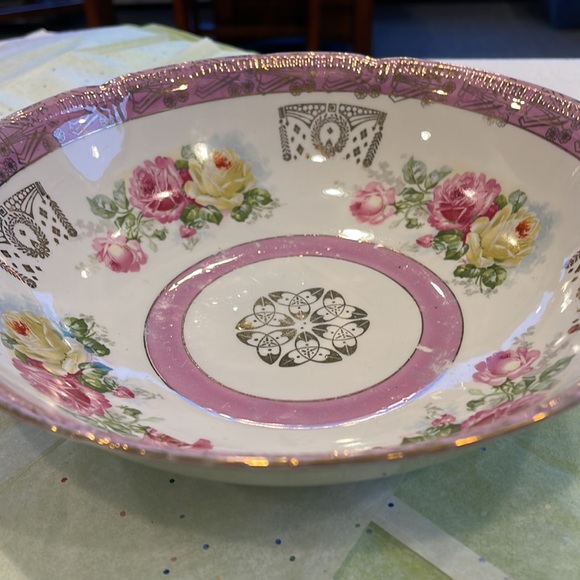 Hand painted decorative bowl, with gold and pink roses. Made in Germany. - Picture 2 of 9